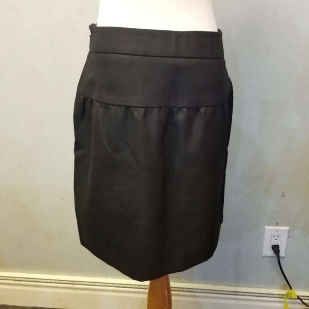 Ann Taylor LOFT Wool mini skirt women's size 2 (T7)
